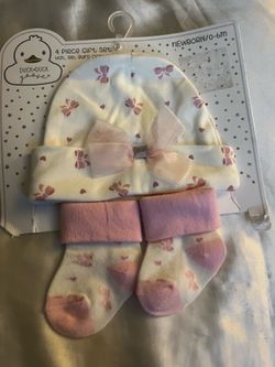 New Baby hats/socks