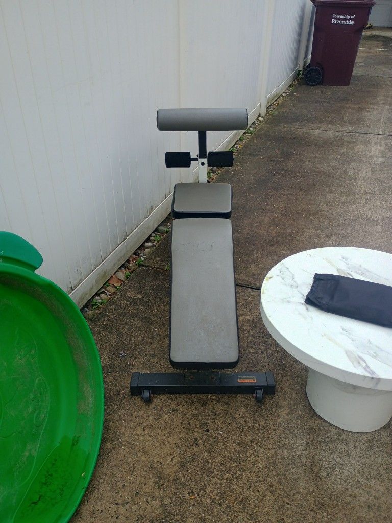 Weight Bench Leg Press