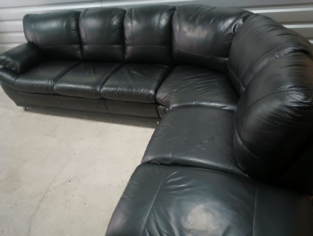 SECTIONAL GENUINE LEATHER BLACK COLOR.. DELIVERY SERVICE AVAILABLE 🚚⚡🚚