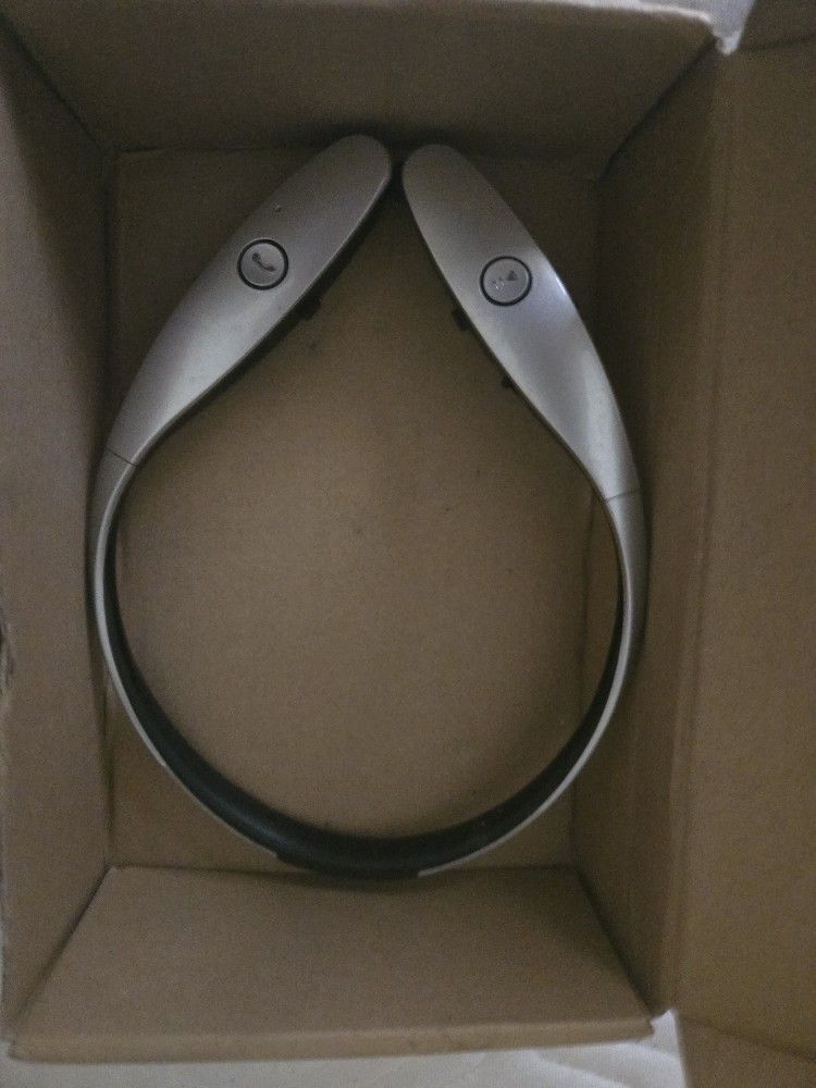     Bluetooth  Headset   around   Neck