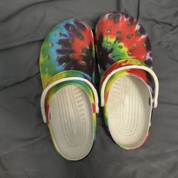 Size 6 Men’s 8 Womens Crocs