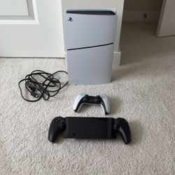 PS5 1TB + PlayStation Portal Bundle 