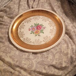 Beautiful 22 Kt Dish Has A Little Break 