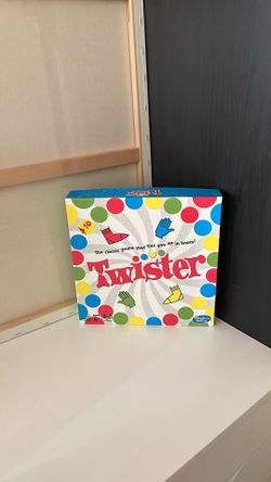 Hasbro Gaming Twister Classic
