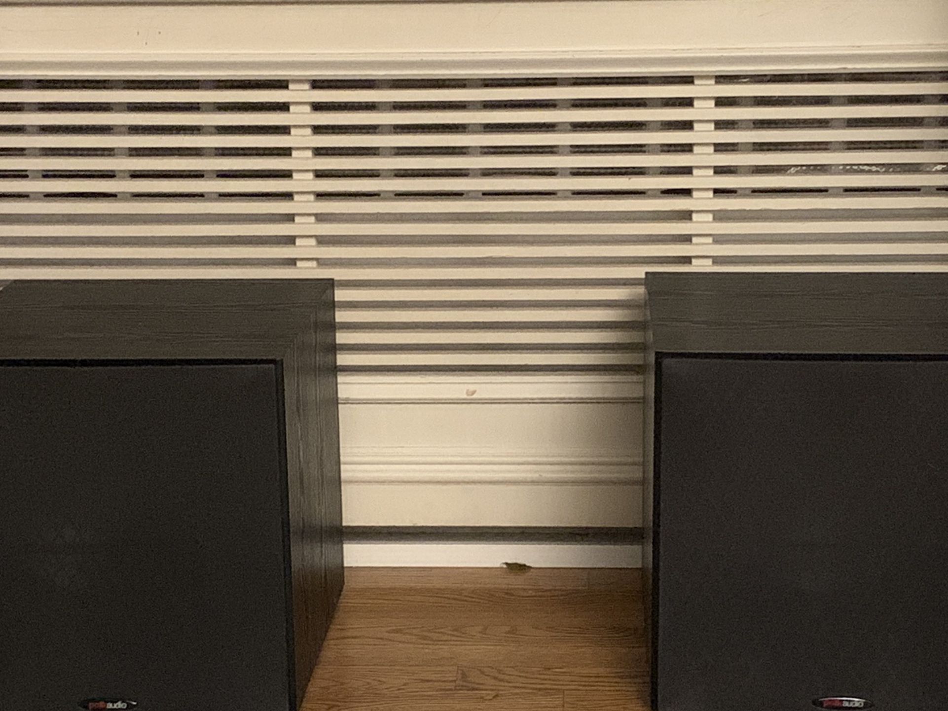 2 Polk Audio PSW10 •LIKE NEW •PICK UP ONLY