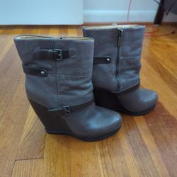 Wedge Boots - Make An Offer -4 Inches Heel, Light Brown Color,Side Zipper , Great Shoes For Everyday And Dress Up