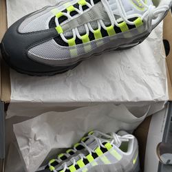 Airmax 95 OG Neon Green (2026) size W10 GS4 GS4.5 GS5.5 M9.5 Only