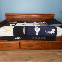 Trundle Bed / Twin Mattress 