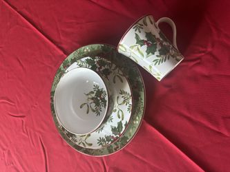 Christmas Plate Set For 4