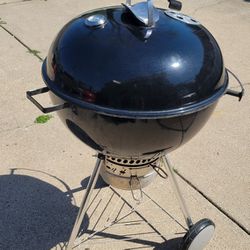 Weber Kettle Charcoal Grill 22in Master Touch