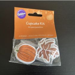 Wilton Fall Autumn Cupcake Kit 24 Picks Pumpkin Leaves Halloween Thanksgiving