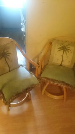 BEAUTIFUL SWIVEL WICKER CHAIRS WITH CUSHIONS