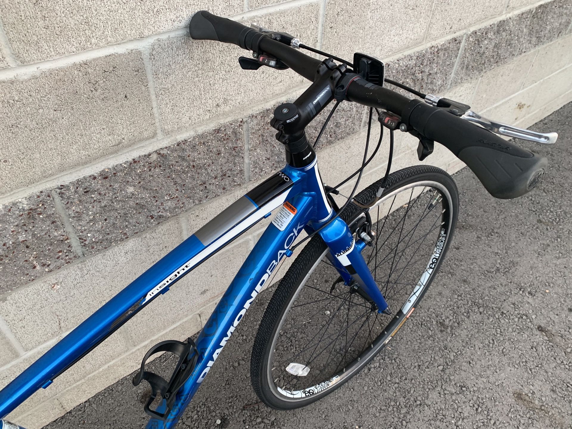 Diamondback Insight 2 Hybrid Road Bike (Medium, 24 Speeds, Good