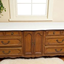 Beautiful Vintage 9-Drawer Real Wood Dresser/Buffet Table  
