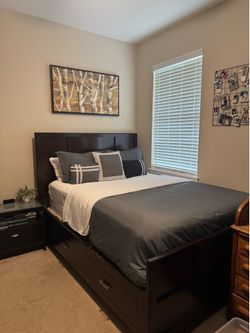 Queen bed with storage frame and mattress