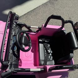 Pink Jeep for kids car just need charger 