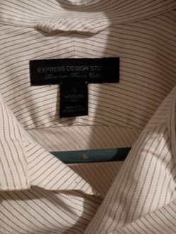 🖤 Men’s Express Design Studio Button-Up – Small 🖤🔥
Classic | Clean | Versatile Style 🔥