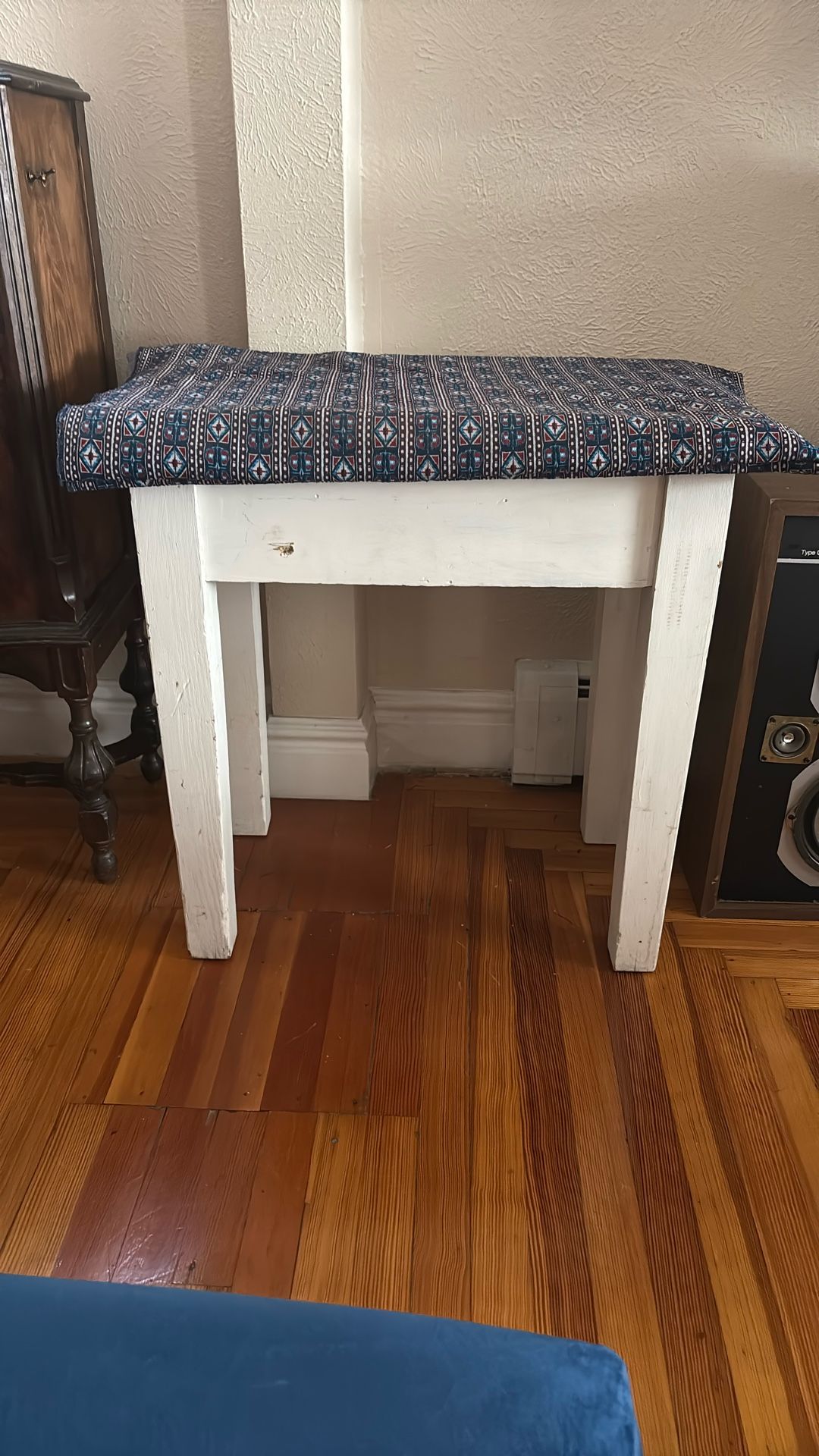 Small Table/side Table