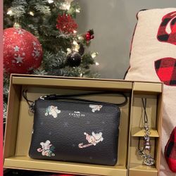 Snowman Coach Wristlet 