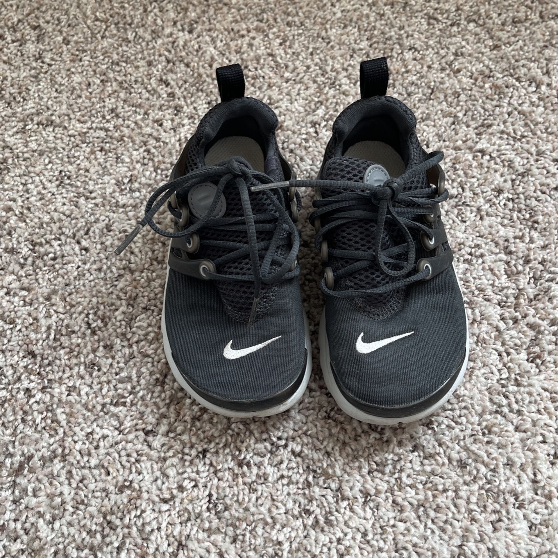 Kids Black Nike Shoes Size 12