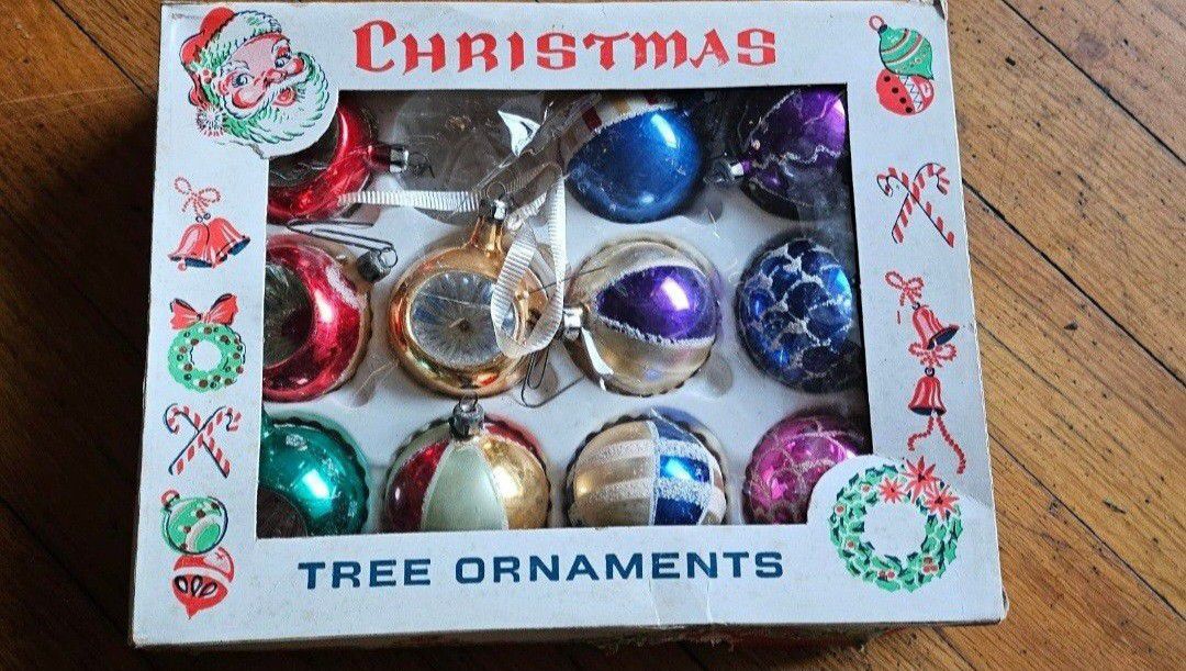 Vintage Christmas Tree Ornaments Indents And Rounds, Poland In Original Box