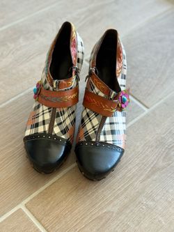 Vintage Victoria retro pumps