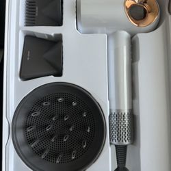 Hair Dryer, Ultra Fast Drying, 1600w Professional Blow Dryer with Diffuser, 110,000 RPM Brushless Motor, 4 Temps and 3 Speeds, Hairdryer for Salon Tra