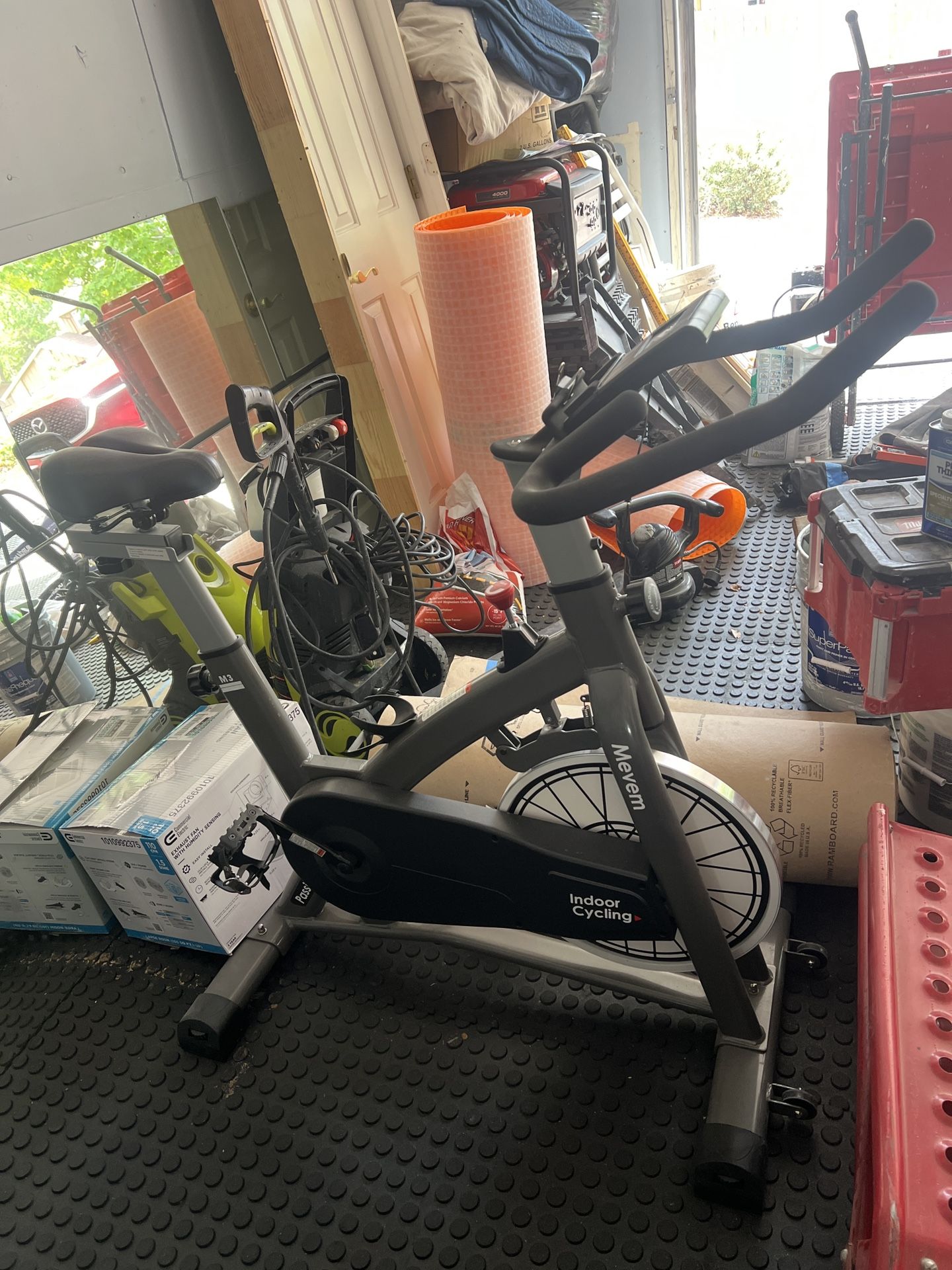 Mevem Indoor Cycling Bike – Excellent Condition
