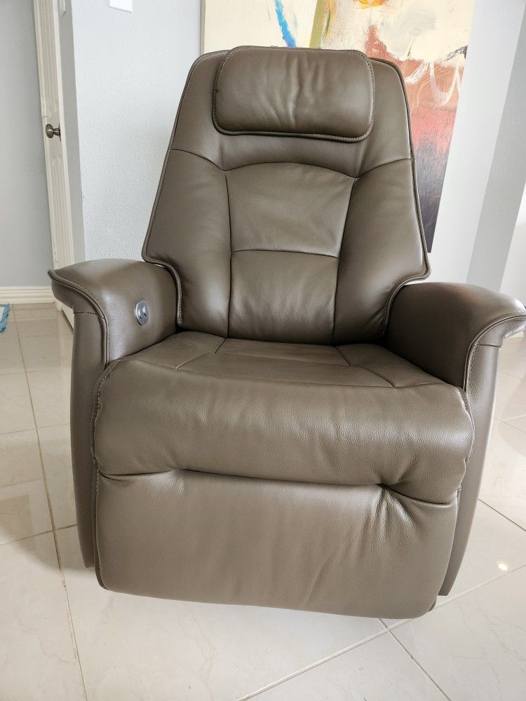 Fjord Electric Leather Recliner