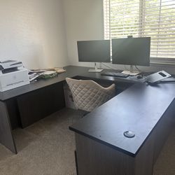 Almost Brand New Beautiful Office Desk - Wayfair
