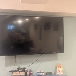 42 Inch Insignia Smart tV