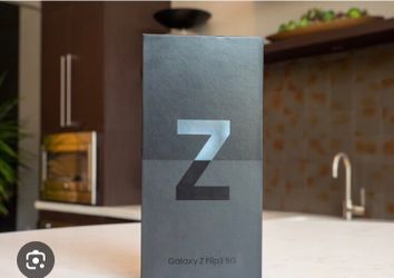Samsung galaxy Z flip 3 unlocked with warranty