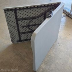Foldable Table 