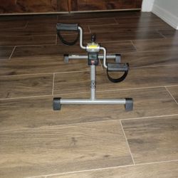 Gold's Gym Body Cycle with Monitor