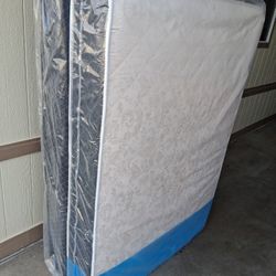 Full  Sise   Mattress And Box Spring 