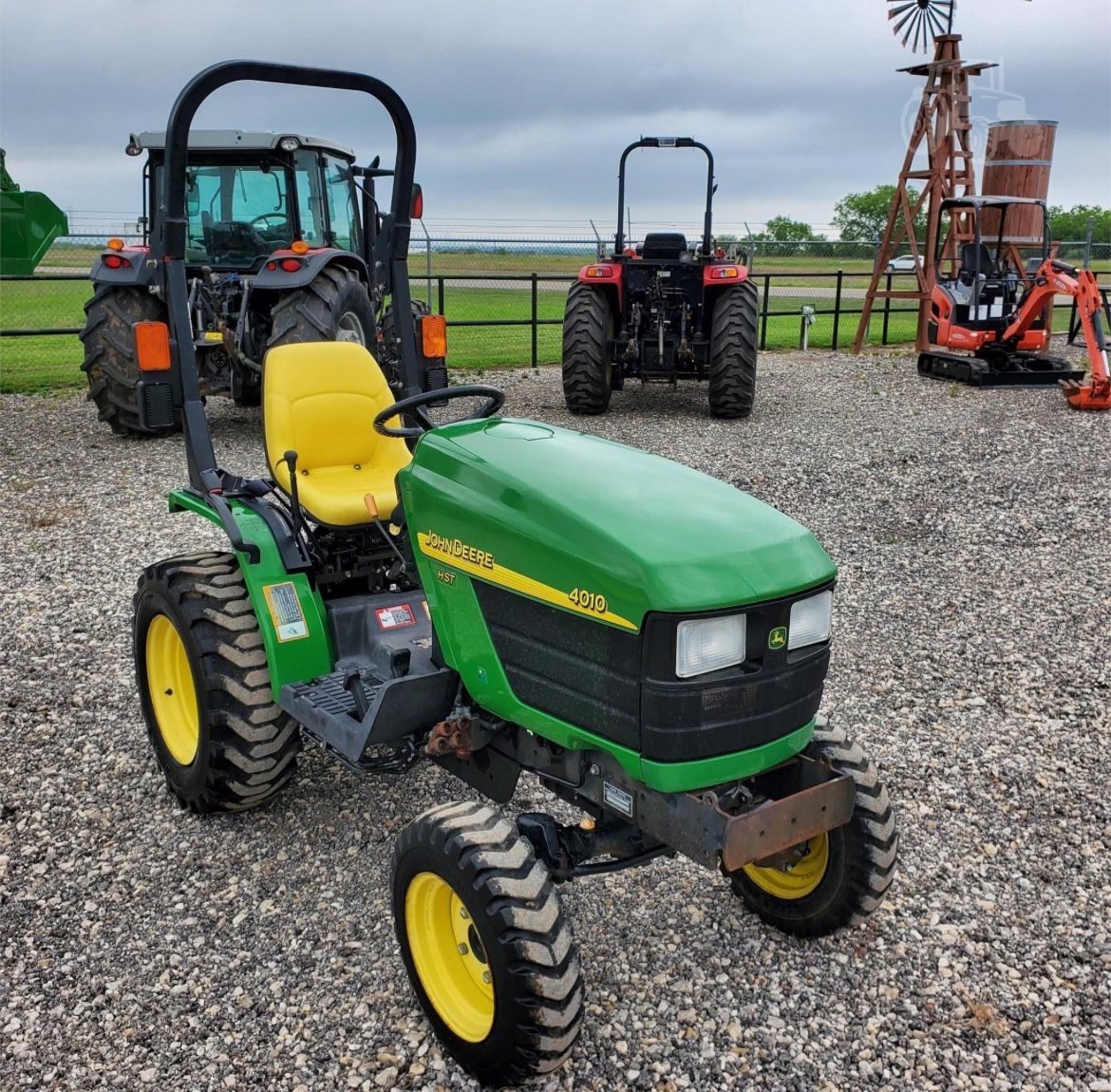 2002 JOHN DEERE 4010 TRACTOR