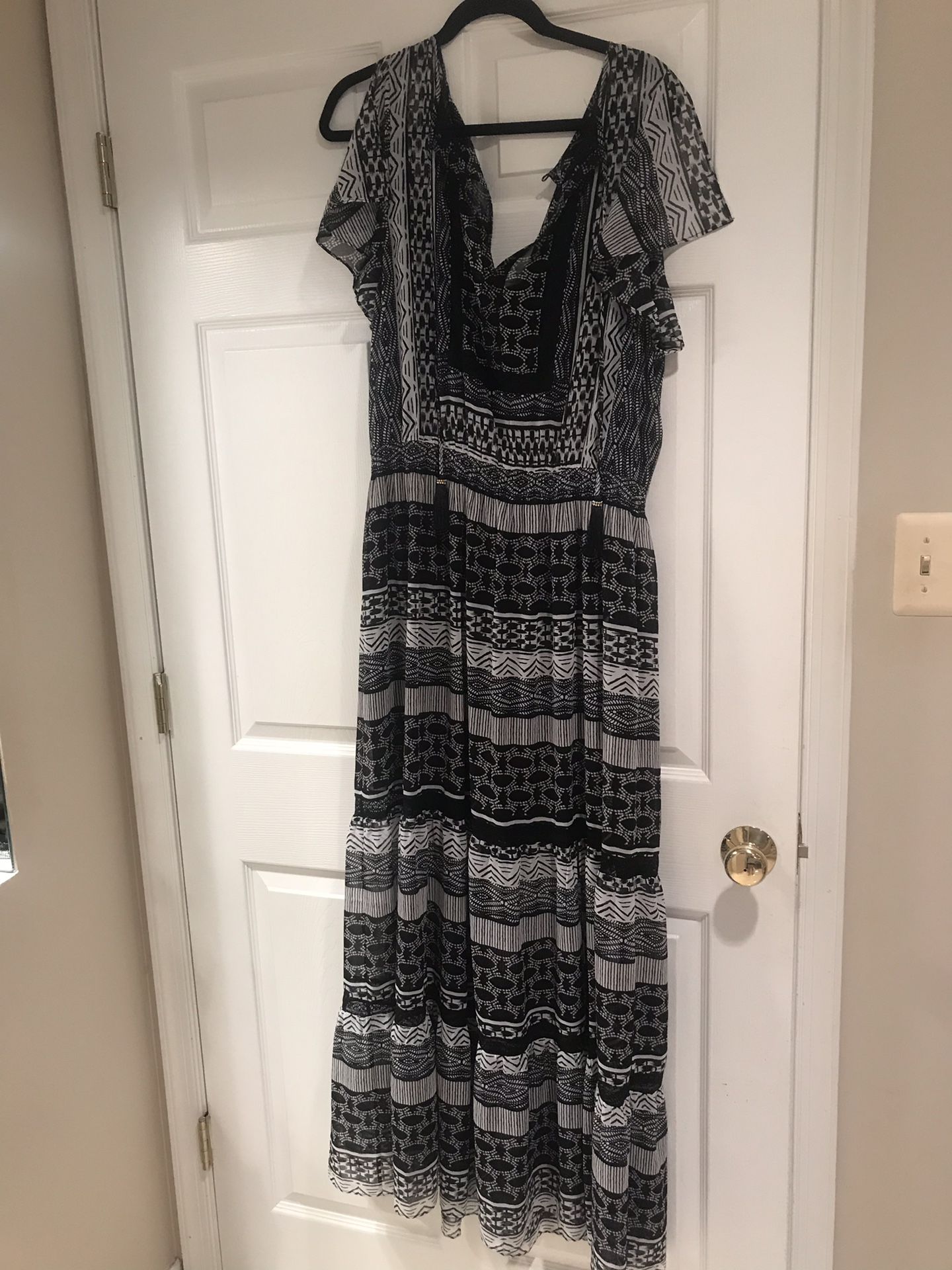 BRAND NEW SIZE XL DRESS WITH TAG