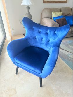 Beautiful Antique Designer Armchair. Comfortable, nice and cozy. Great bargain.