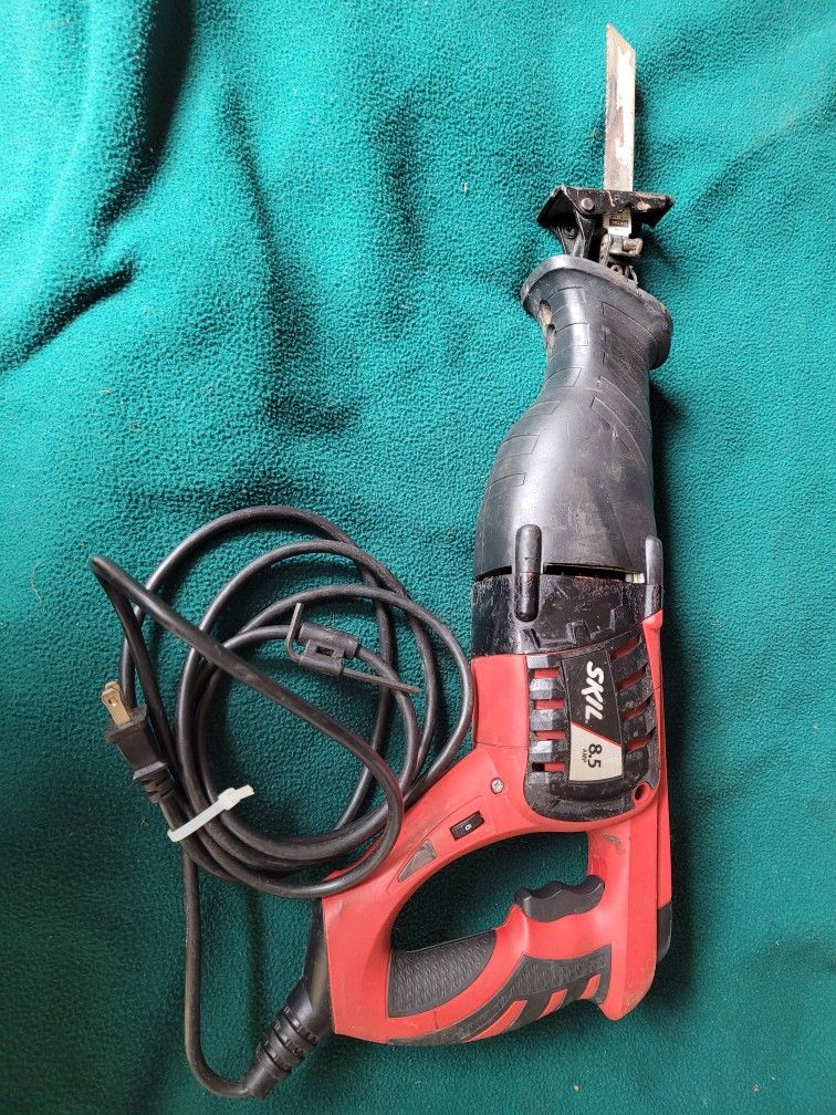 Sawzall SKIL 9.5 Amp Sawzaw 