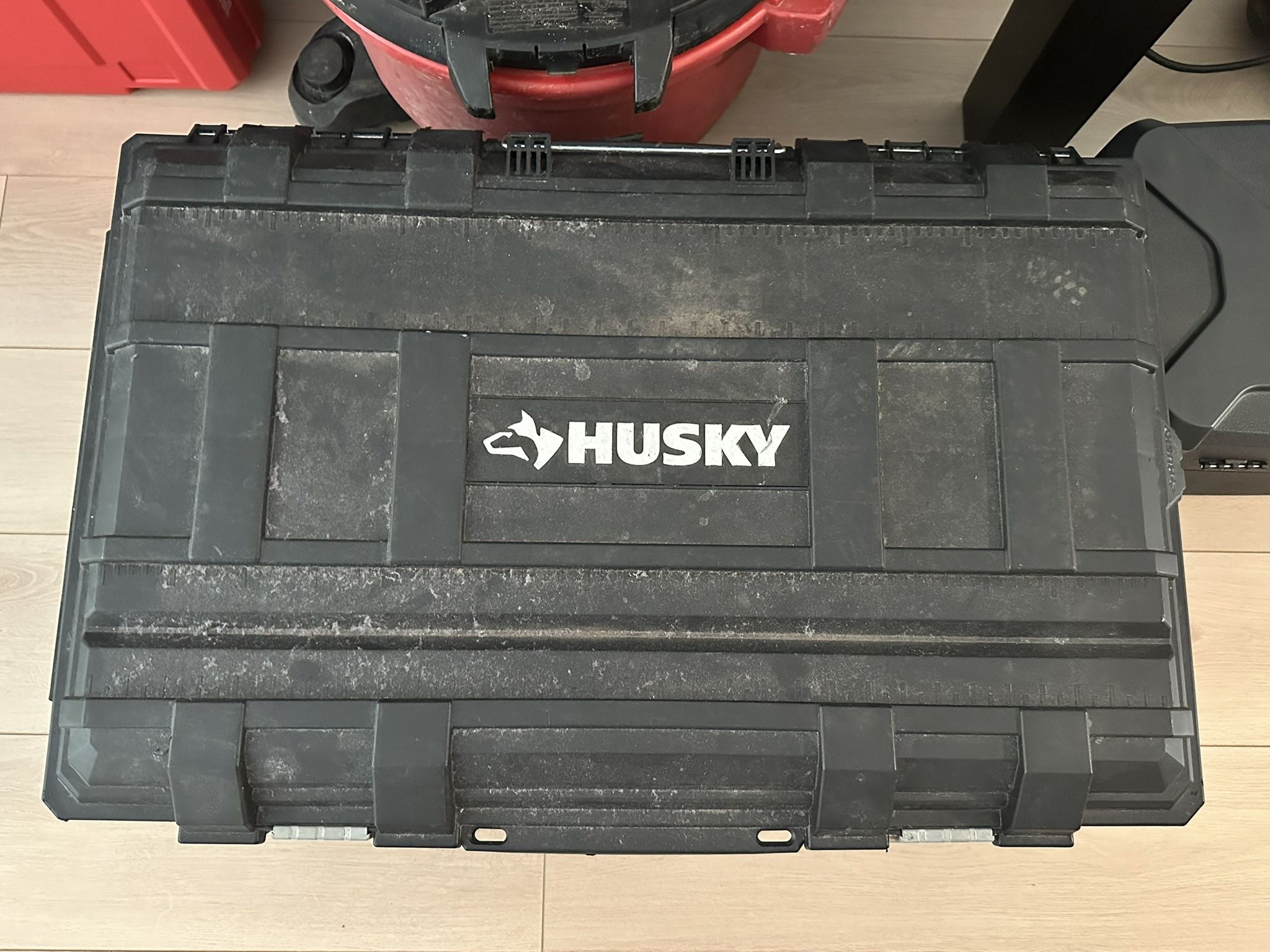 Husky Rolling Storage Tool Box
