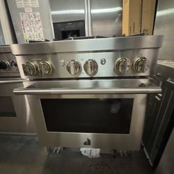 Jenn Air Rise 30” Pro gas Range 