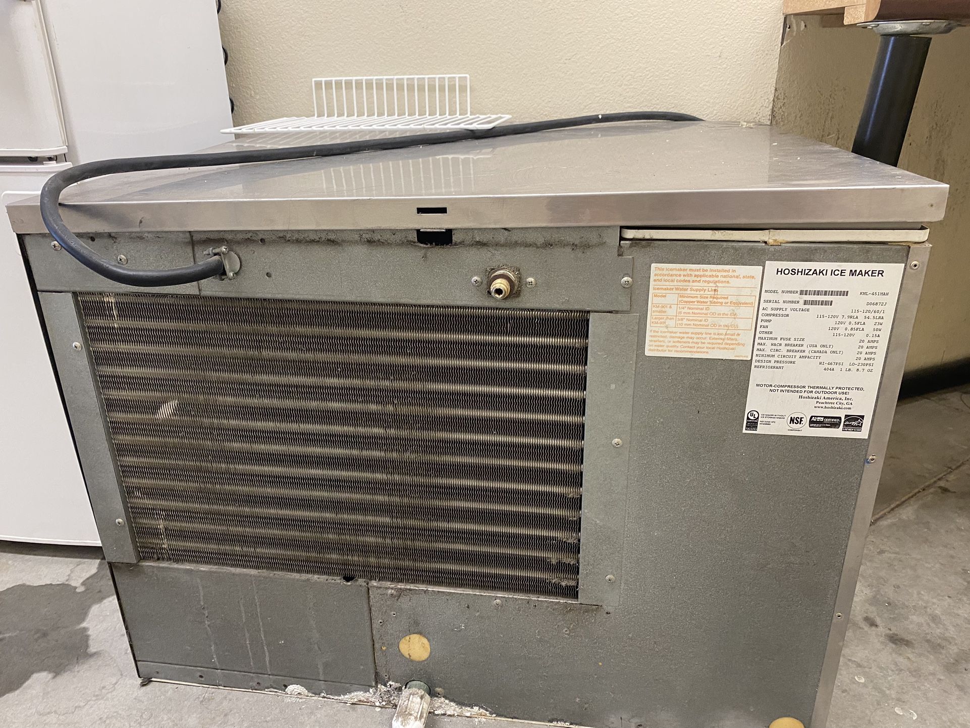 Used Hoshizaki KML-451MAH Air Cooled Crescent Ice Machine. for