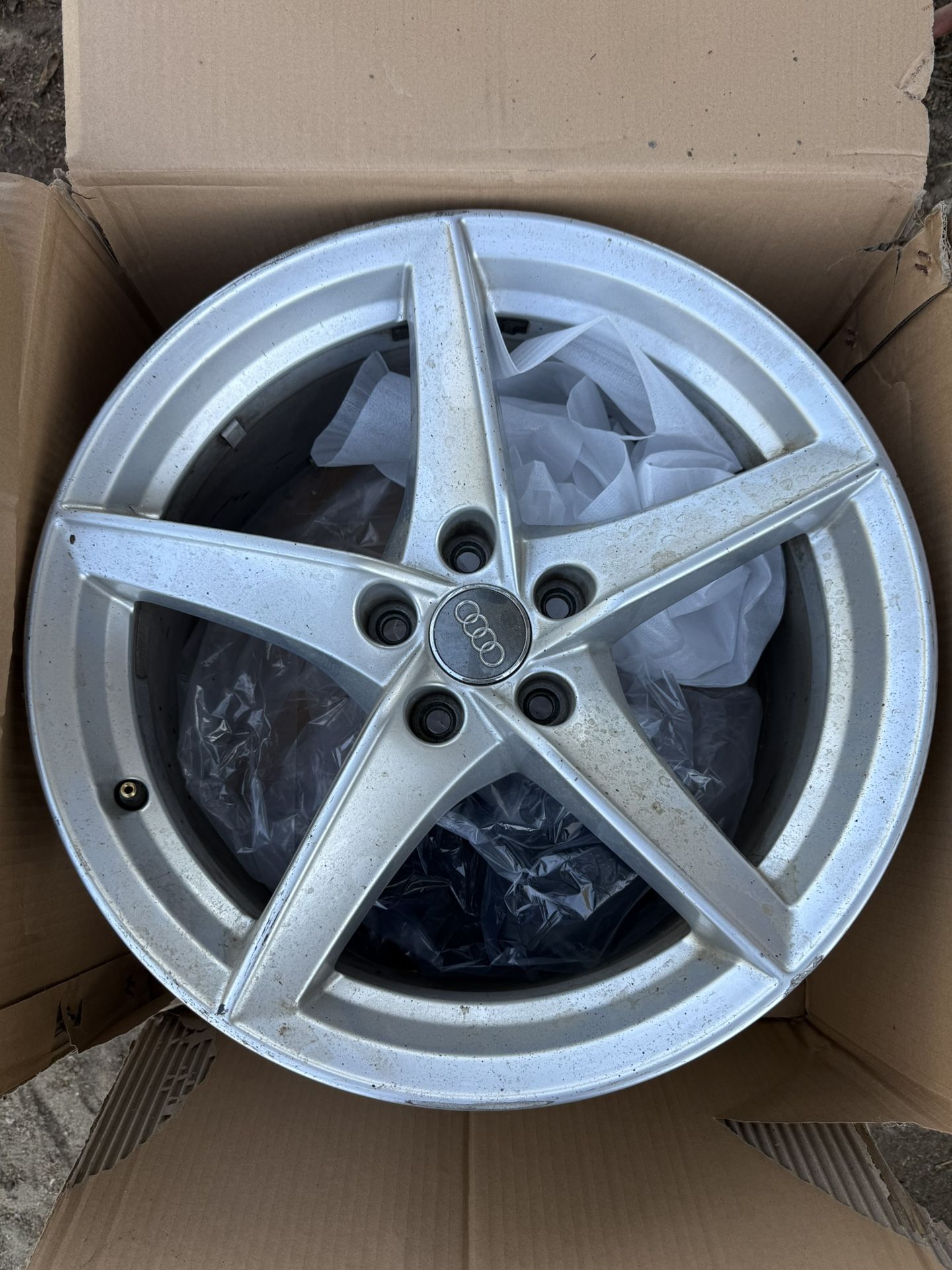 Audi OEM wheels 18x8.5 et 29 5x112