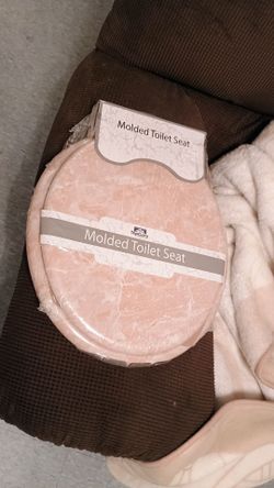 Molded toilet seat