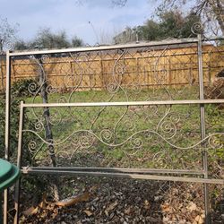 Queen  Bedframe 77025