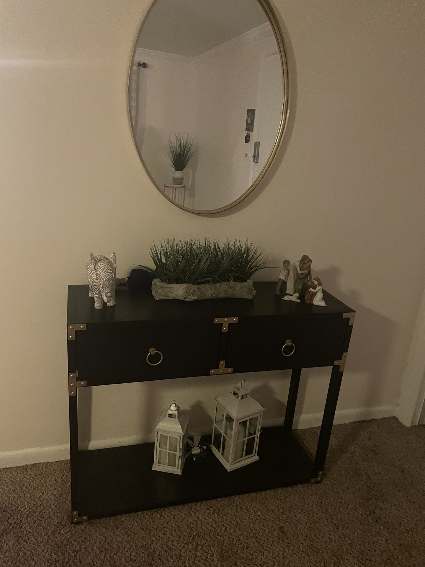 Entry Table  And Mirror 
