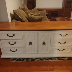 Antique dresser Walnut Wood In Excellent condition