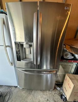 LG Stainless Steel French Door Refrigerator with Water Dispenser