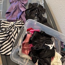 Mońos.  Diferentes Colores. 5,00 Cada Uno