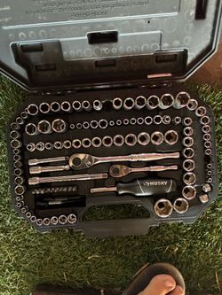 Husky 119 piece socket set